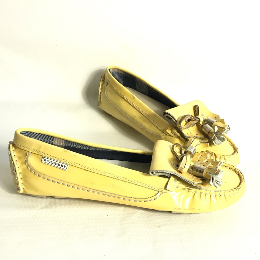 Burberry women yellow patent leather flats size 8
